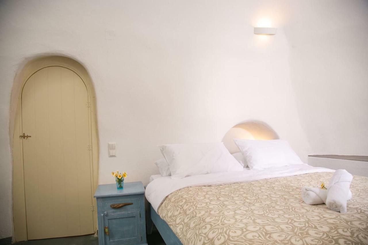 Vila Agrilia Secluded Cave House Thirasia Exteriér fotografie